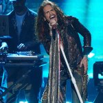 Steven Tyler enfrenta una demanda por agresión sexual derivada de una supuesta relación con un adolescente en los años 70