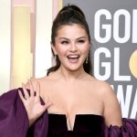 Selena Gomez responde a los comentarios de los fanáticos sobre sus manos temblorosas