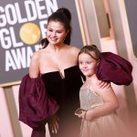 Selena Gomez lleva a su hermana Gracie de 9 años a los Golden Globes 2023