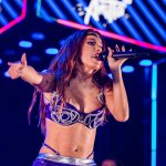 Anitta afirma que crecer con “armas, drogas y sexo” en los barrios marginales de Brasil la hizo fuerte