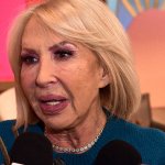 Laura Bozzo regresa a la pantalla en “Del infierno al estrellato”, su docuserie que revela luchas y triunfos tras las cámaras