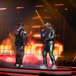 Wisin y Anuel AA estrenaron en los Latin AMAs 2023 su nueva colaboración ‘Mi Exxx’