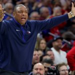 Sixers han despedido a su entrenador Doc Rivers