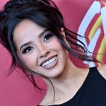 Becky G anuncia nuevas fechas para su gira “Mi Casa, Tu Casa Tour”