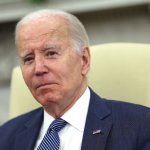 Jueza impone condena a mujer acusada por robar y vender diario de la Hija de Joe Biden