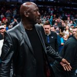 Michael Jordan vendió la mayoría de las acciones de los Charlotte Hornets