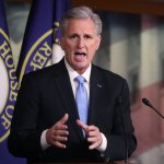 Kevin McCarthy Anuncia Sorpresiva Salida