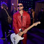 Rauw Alejandro realiza un show acompañado por Juanes en los Latin Grammy 2023