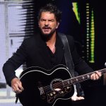 Ricardo Arjona terminó gira “Blanco y Negro: Volver” con problemas de salud