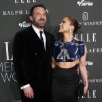 Ben Affleck toma a regañadientes la foto de Jennifer López