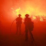 Avance de incendio al norte de Los Ángeles provoca la evacuación de 1.200 personas