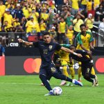 Ecuador vence a Jamaica 3-1 y mantiene vivas sus esperanzas en la Copa América