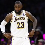 LeBron James Renueva con los Lakers: ¿Qué Sigue para el Equipo?