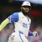 Marcell Ozuna se prepara para el Home Run Derby de Texas