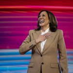 Kamala Harris acepta la nominación demócrata y da inicio a su campaña presidencial