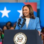 Kamala Harris: La Primera Mujer Negra Nombrada Candidata Presidencial Demócrata, Aceptará Oficialmente la Nominación en Chicago