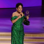 Liza Colón-Zayas Inspira a las Latinas con su Primer Emmy