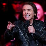 Raphael ha sido hospitalizado tras sufrir un accidente cerebrovascular