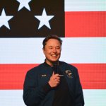 Elon Musk acusa a políticos de enriquecerse misteriosamente