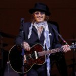 Johnny Depp regresa al cine de acción junto a Penélope Cruz en “Day Drinker”