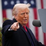 Trump culpa a China por freno en acuerdo de TikTok