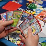 Arrestan a joven en Iowa por robar hasta $40,000 en cartas de Pokémon
