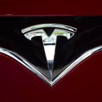Tesla sufre caída del 71% en sus ganancias