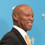 Exestrella de los Lakers acusado de agredir sexualmente a una menor hace 38 años