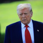 Trump limita entrada de viajeros de 19 países por seguridad